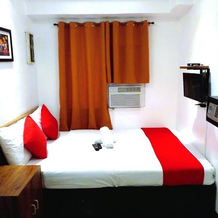 Makati Poblacion Hotel Mandaluyong Exterior photo